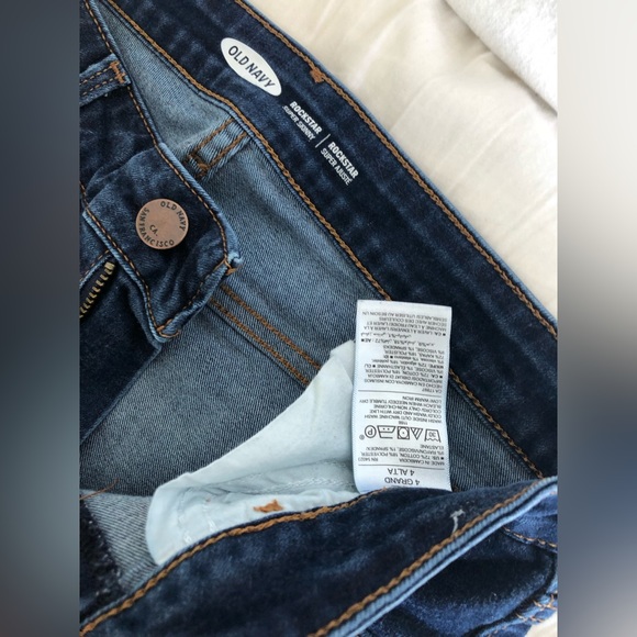 4/$30 Old Navy Mid Rise Rockstar Skinny Jeans - Picture 2 of 2